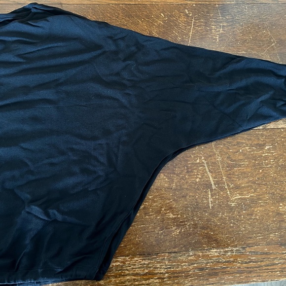 Black long sleeve sweater with tie at the waist - Picture 4 of 5